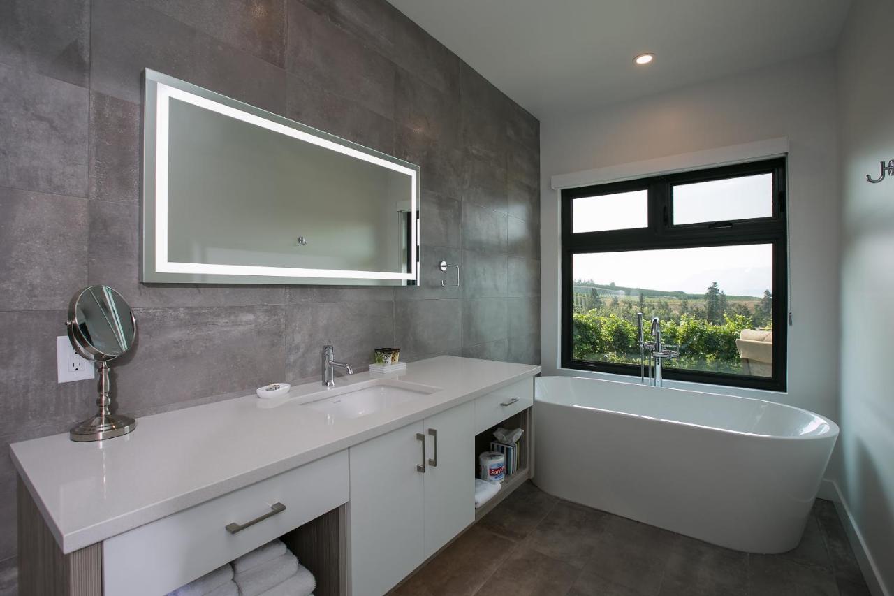The Inn At Therapy Vineyards Naramata Extérieur photo